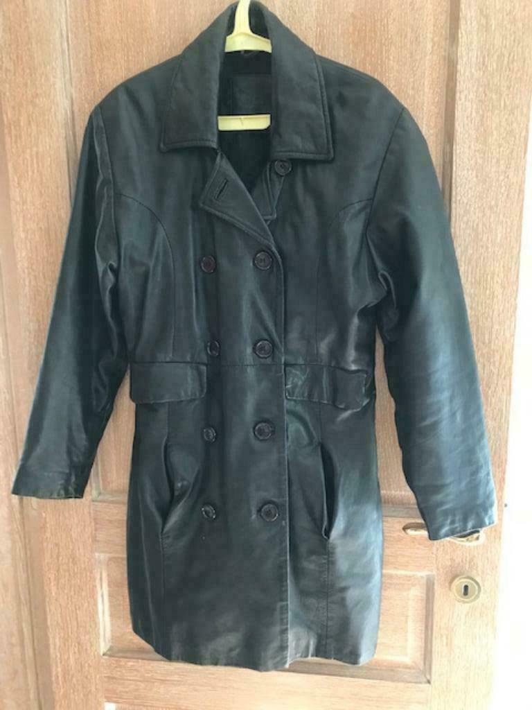 Zwarte lederen mantel - mt L -oksel/oksel 55cm (zn5010), Kleding | Dames, Ophalen of Verzenden, Zo goed als nieuw, Maat 42/44 (L)