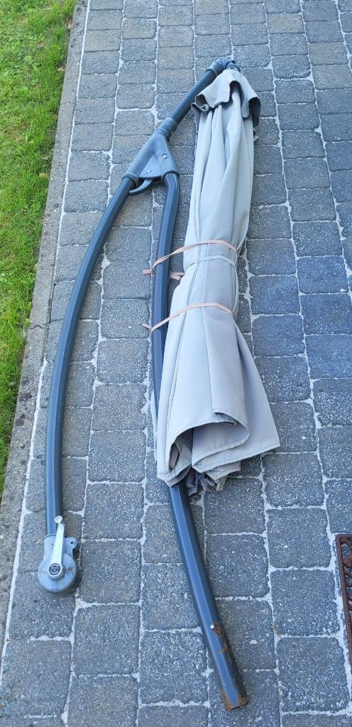Zweef parasol, Ophalen, Zo goed als nieuw, 2 tot 3 meter, Zweefparasol
