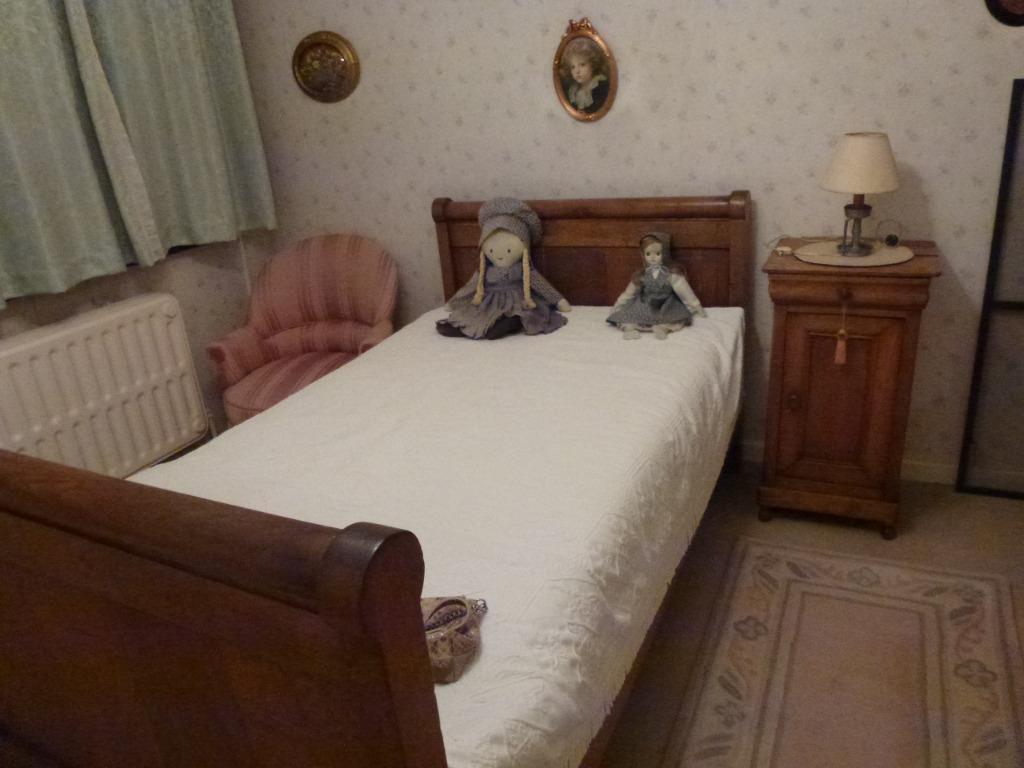 ANCIEN LIT BATEAU  AVEC SOMMIER  SANS MATELAS, Enlèvement