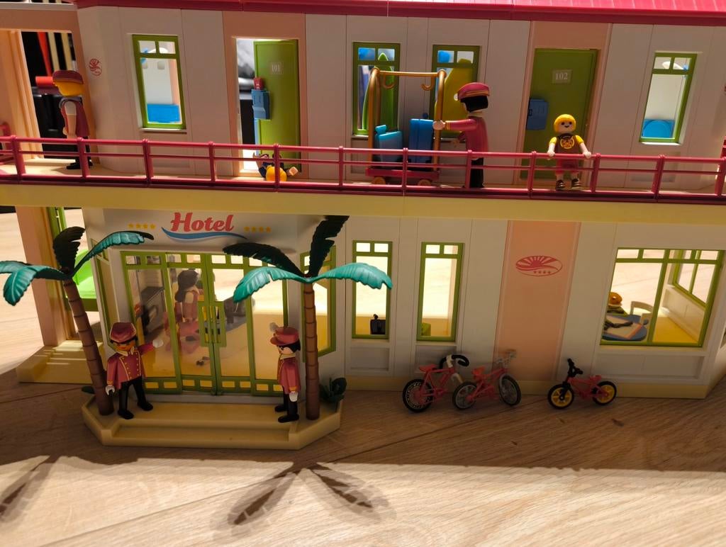 PLAYMOBIL HÔTEL + DISCOTHÈQUE, Ophalen