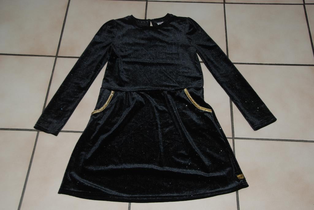 Noël Robe"Hema"noire pailletée T146/152cm - 11/12A comme 9, Robe ou Jupe, Enlèvement ou Envoi, Comme neuf, Hema