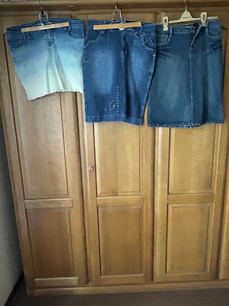 3 stuk dames jeans rokken, Ophalen, Zo goed als nieuw, Boven de knie, Maat 42/44 (L)