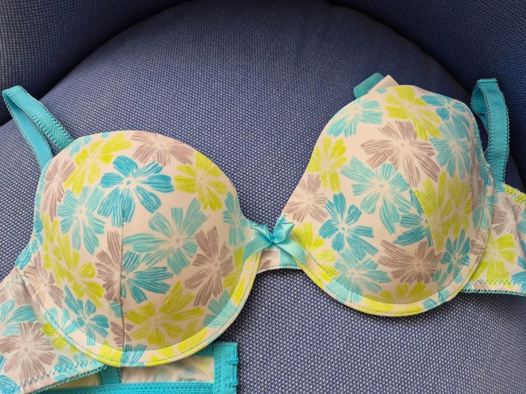 Soutien-gorge bretelle turquoise et fleurs, jaune blanc 90C, Enlèvement ou Envoi, Blanc, Soutien-gorge