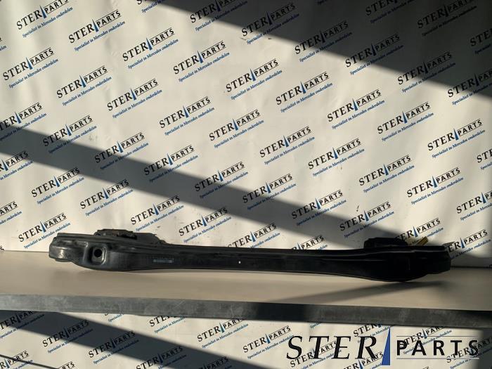 Bumperframe achter van een Mercedes E-Klasse, Gebruikt, -, Ophalen of Verzenden, -