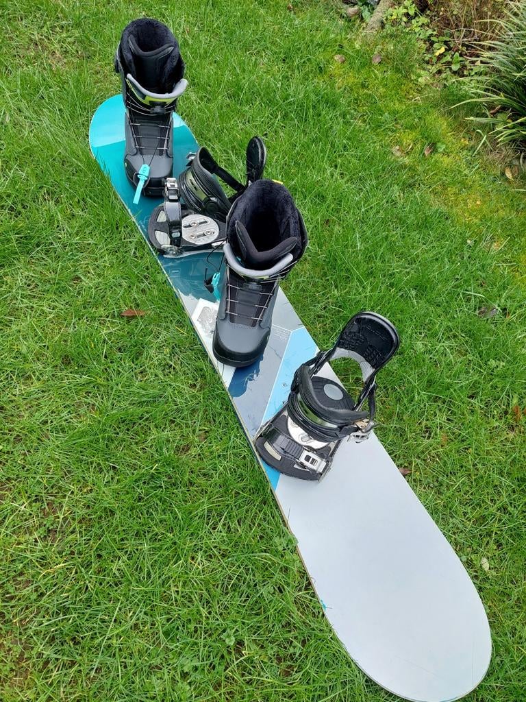 Gebruikte board met splinternieuwe boots, Enlèvement, Planche