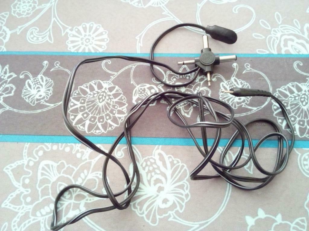 Câble adaptateur 9V + 4 fiches d'alimentation en croix, Enlèvement ou Envoi, Comme neuf, Moins de 2 mètres, Autres câbles