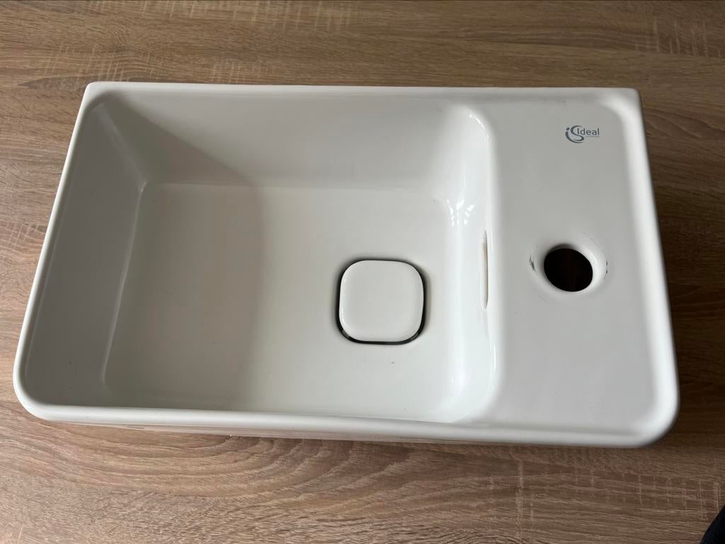 Handenwasser Ideal Standard Strada II, Doe-het-zelf en Bouw, Ophalen, Zo goed als nieuw, Toilet