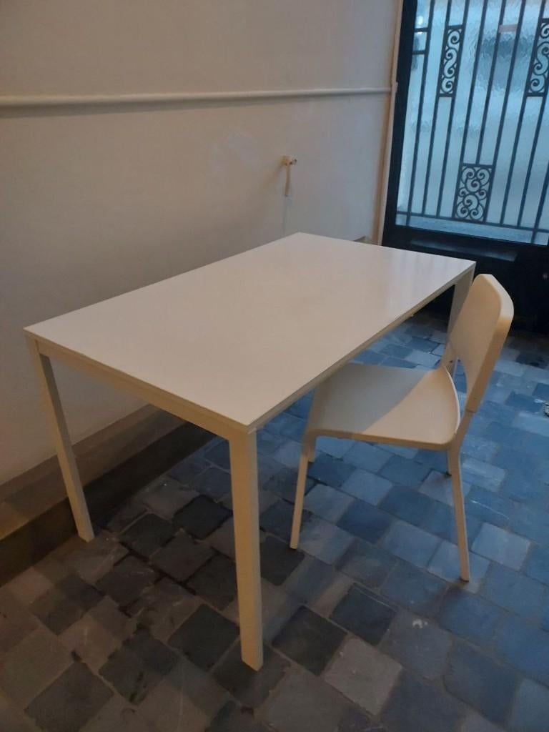une table avec 4 chaises IKEA, Enlèvement, Comme neuf, 75 cm ou plus, Blanc