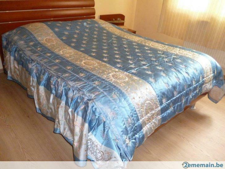 Couvre-lit brodé, Blauw, Ophalen of Verzenden, Deken of Dekbed, Nieuw