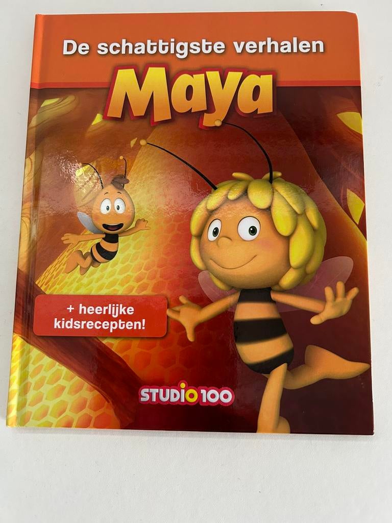 Boek Maya - De schattigste verhalen + heerlijke kidsrecepten, Studio 100, Ophalen of Verzenden, Zo goed als nieuw, Sprookjes