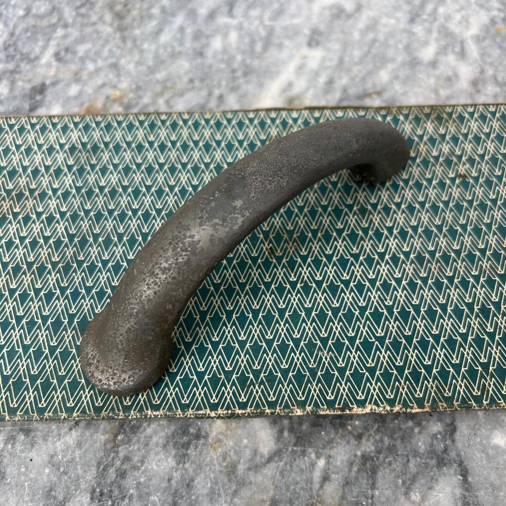 VW Kever standaard motorkapgreep 53-67 Zwitter ovaal, Ophalen of Verzenden, Gebruikt