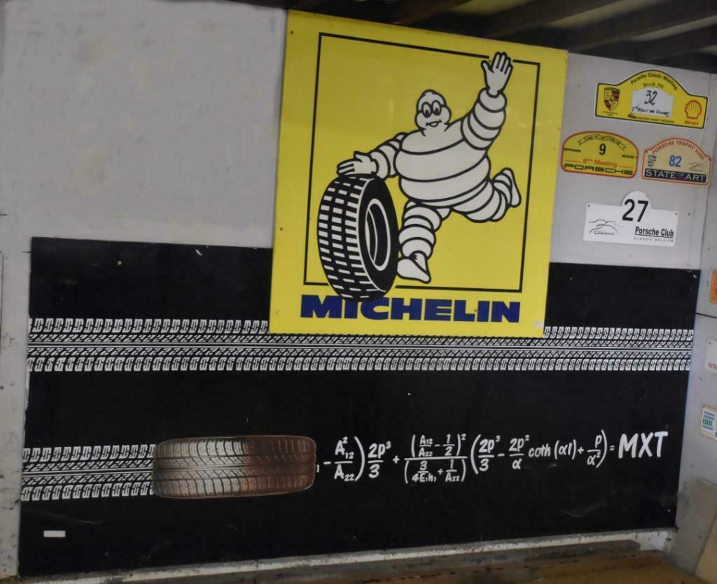 Michelin publicité pneus sur grands  panneaux, Ophalen, Gebruikt