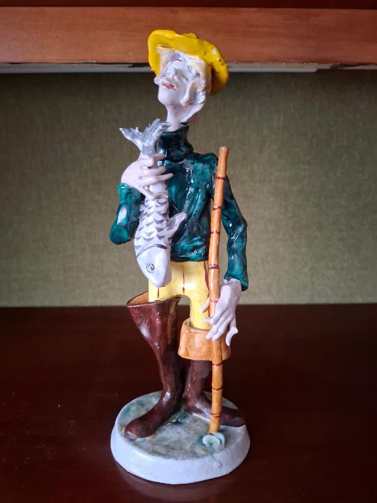 Porseleinen beeldje  visser, Antiek en Kunst, Ophalen of Verzenden