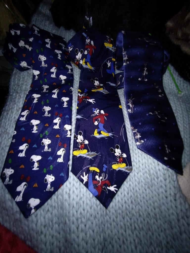 3 zeer mooie dassen snoopy.looney tunes.mickey, Ophalen of Verzenden