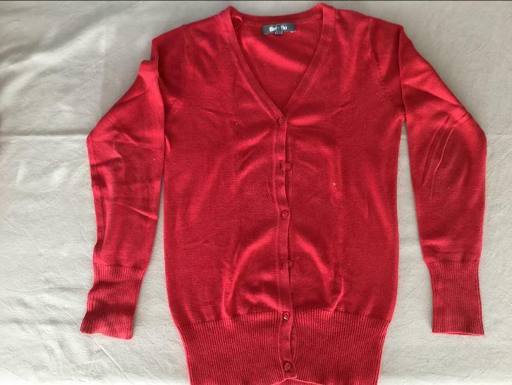 Rode Gilet/cardigan - Maat 140 -, Ophalen of Verzenden, Zo goed als nieuw, Meisje, Trui of Vest