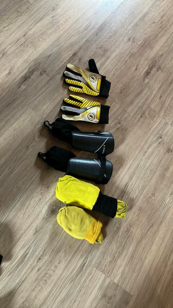 Kledij Sporting Lokeren 12j/152, Ophalen, Zo goed als nieuw