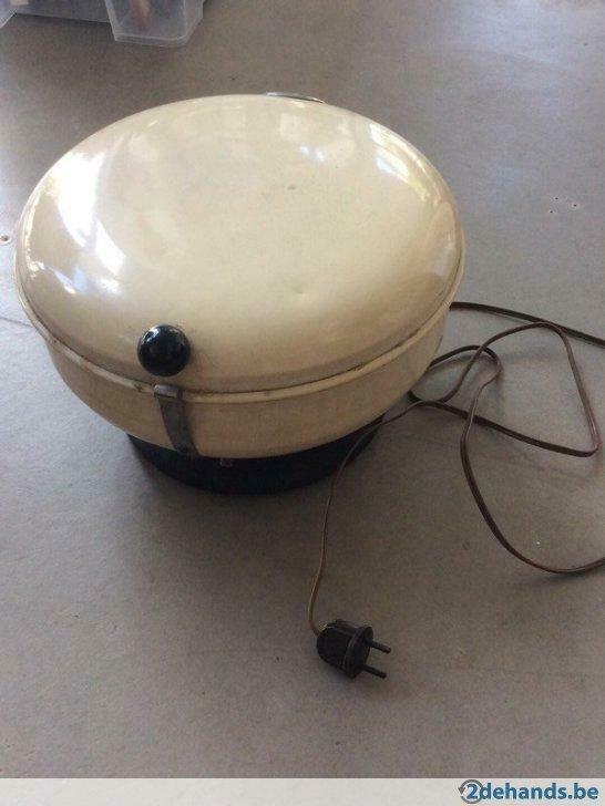 Oude centrifuge van dokterspraktijk email., Utilisé