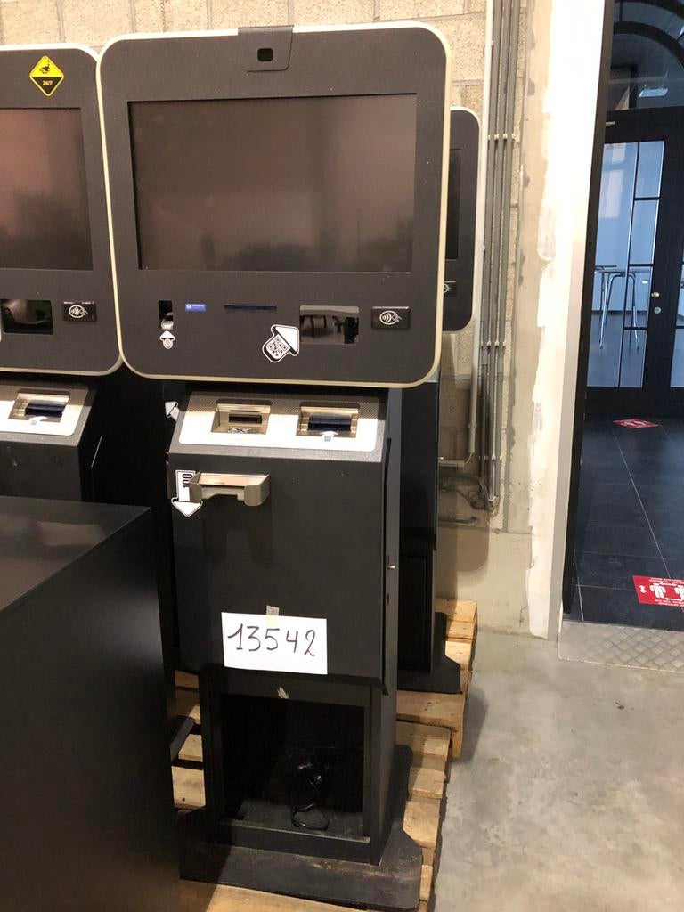 Machine pour convertir monnaie en bitcoin., Enlèvement