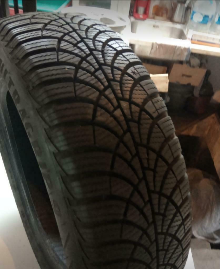 1 pneus hiver good year ultragrip 9 ( 185/60/15 88T ), Enlèvement, Utilisé