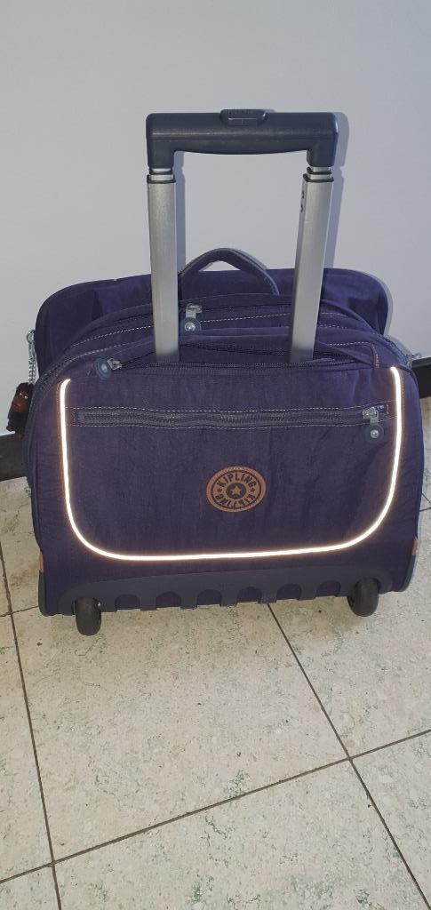 kipling schooltas met trolley en wielen, Bijoux, Sacs & Beauté, Sacs | Cartables, 40 à 50 cm, Comme neuf, Enlèvement, Bleu