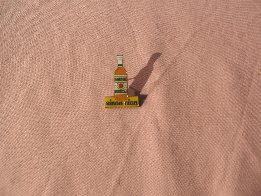 Ricard pin fles Sinon Rien, Ophalen of Verzenden, Zo goed als nieuw, Merk, Speldje of Pin