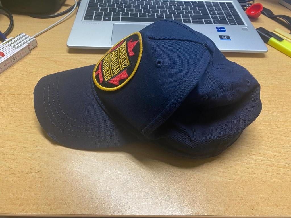 casquette DSQUARED2, Vêtements | Hommes, Jeans, Enlèvement, Porté, Bleu