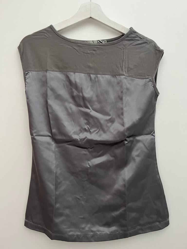 Satijnen bloesje maat M van D Auvry, Kleding | Dames, Ophalen of Verzenden, Nieuw, Maat 38/40 (M), Grijs