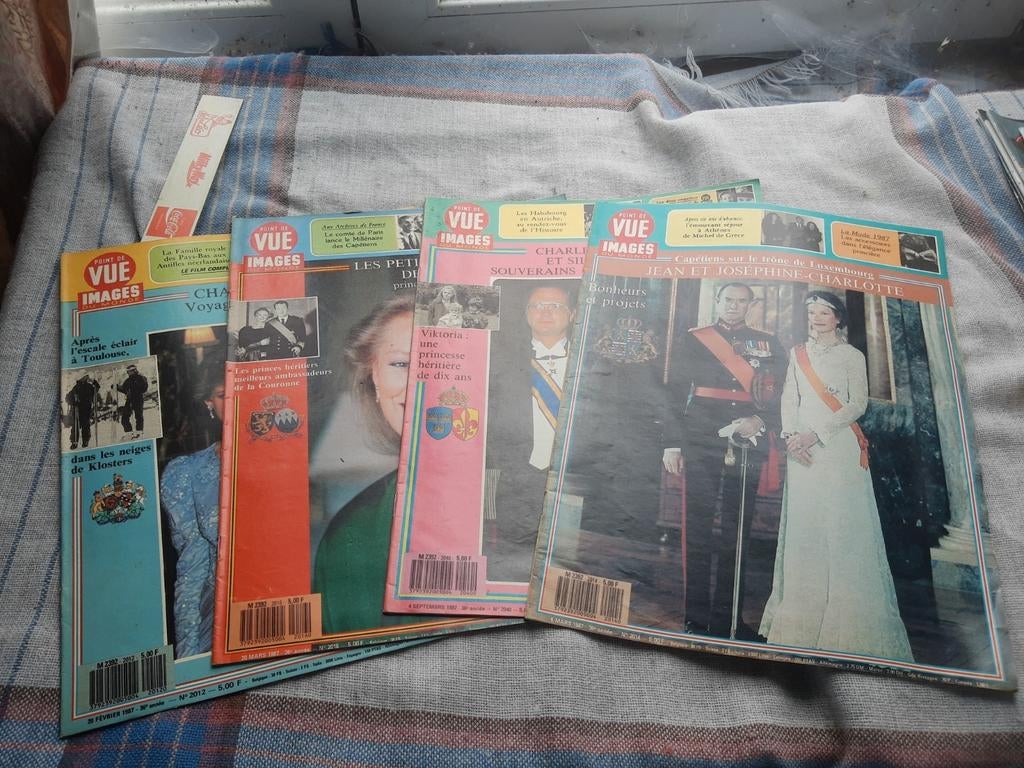 4 magazines Vue images de la famille royale, en français, Enlèvement ou Envoi
