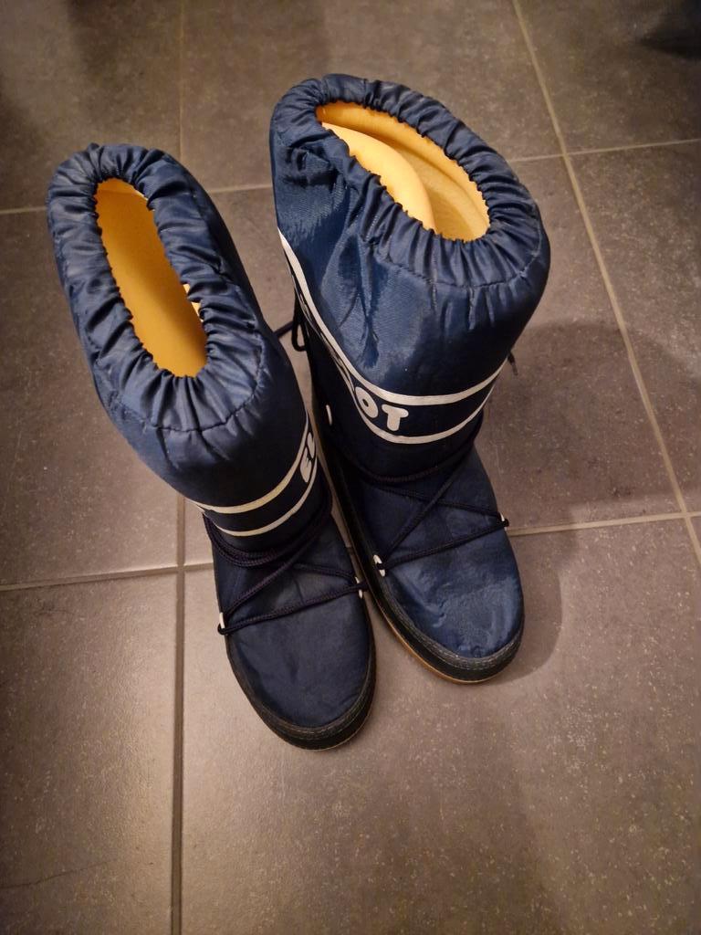 donkerblauwe sneeuwbotten - maat 45-46, Ophalen, Blauw, Boots, Zo goed als nieuw