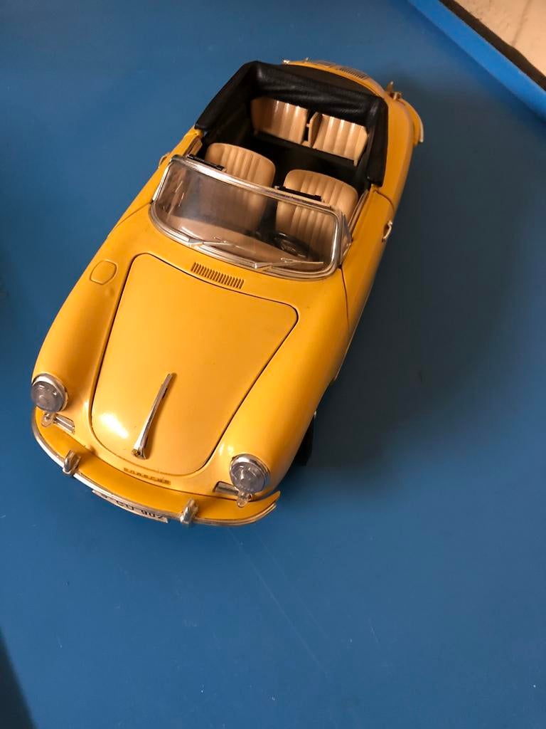 Porche 356 jaune, Enlèvement, Comme neuf