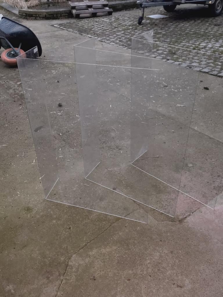 Plexiglas (écran corona), Enlèvement