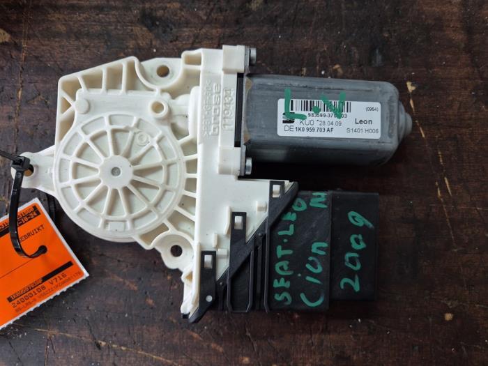 Moteur de vitre portière d'un Seat Leon, Enlèvement ou Envoi, 3 mois de garantie, Utilisé, Seat