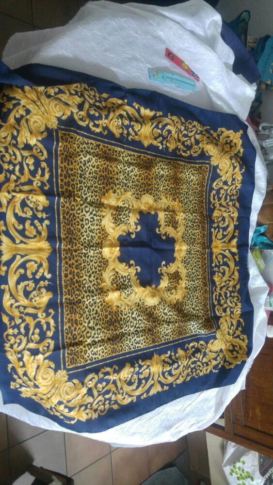 Foulard écharpe 80x80cm, Enlèvement ou Envoi, Écharpe