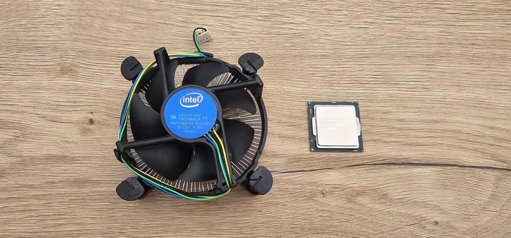 I5 6400 + koeler, Informatique & Logiciels, Processeurs, Comme neuf, 4-core, 3 à 4 Ghz, Enlèvement ou Envoi