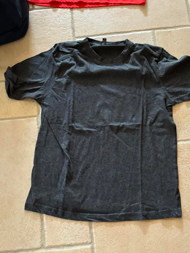 Large t-shirt donnay, Vêtements | Hommes, Enlèvement