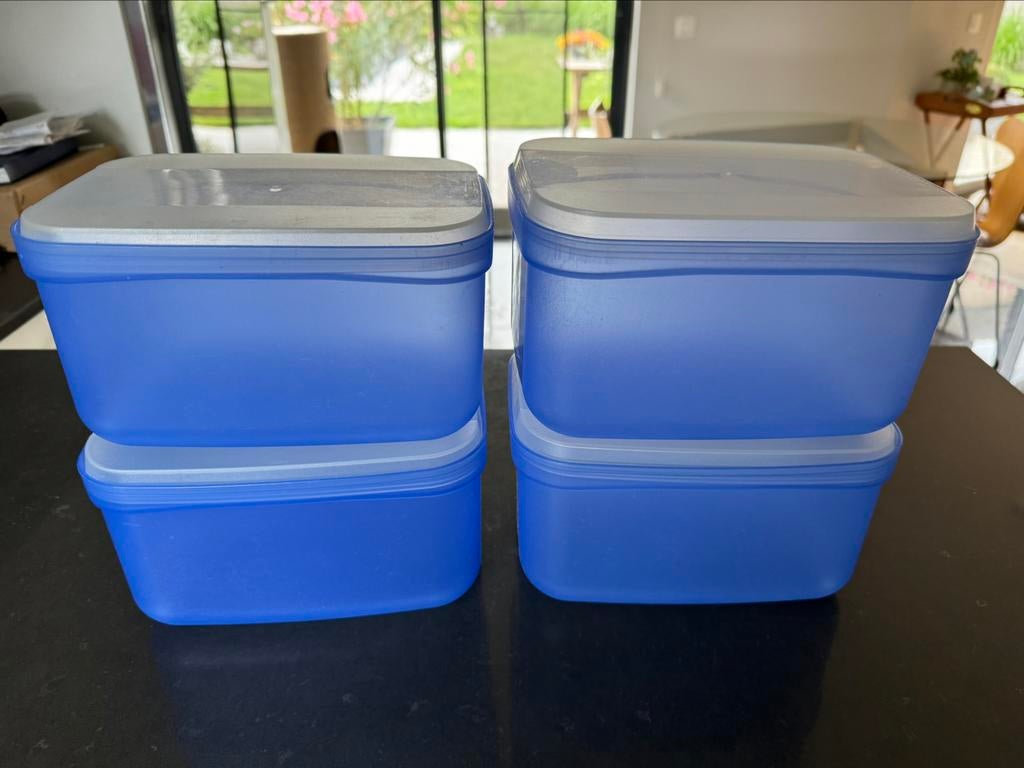 4 blauwe bewaardozen Tupperware, Enlèvement, Comme neuf, Bleu, Boîte