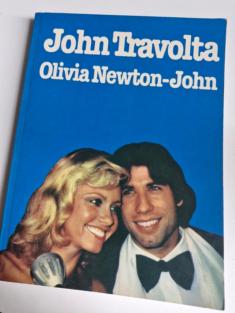 John Travolta & Olivia Newton-John livre, Enlèvement