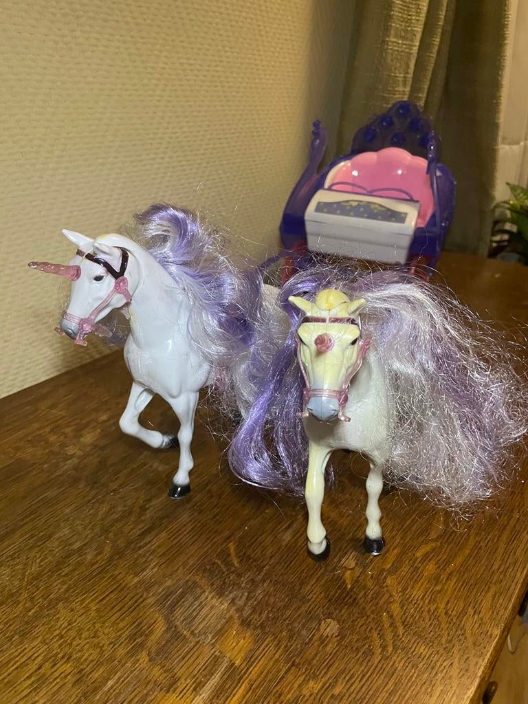 CALÈCHE AVEC 2 CHEVAUX LICORNE, Enlèvement ou Envoi