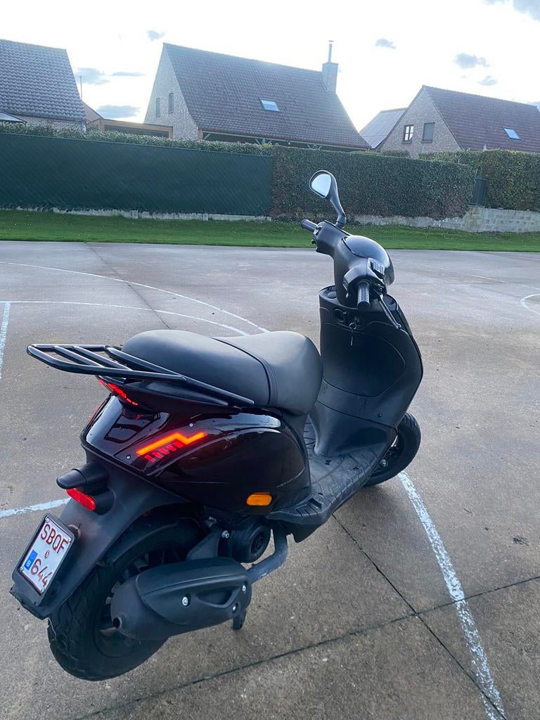 Piaggio zip 50cc Iget, Fietsen en Brommers, Scooters | Piaggio, Ophalen, Zip, Benzine, 50 cc