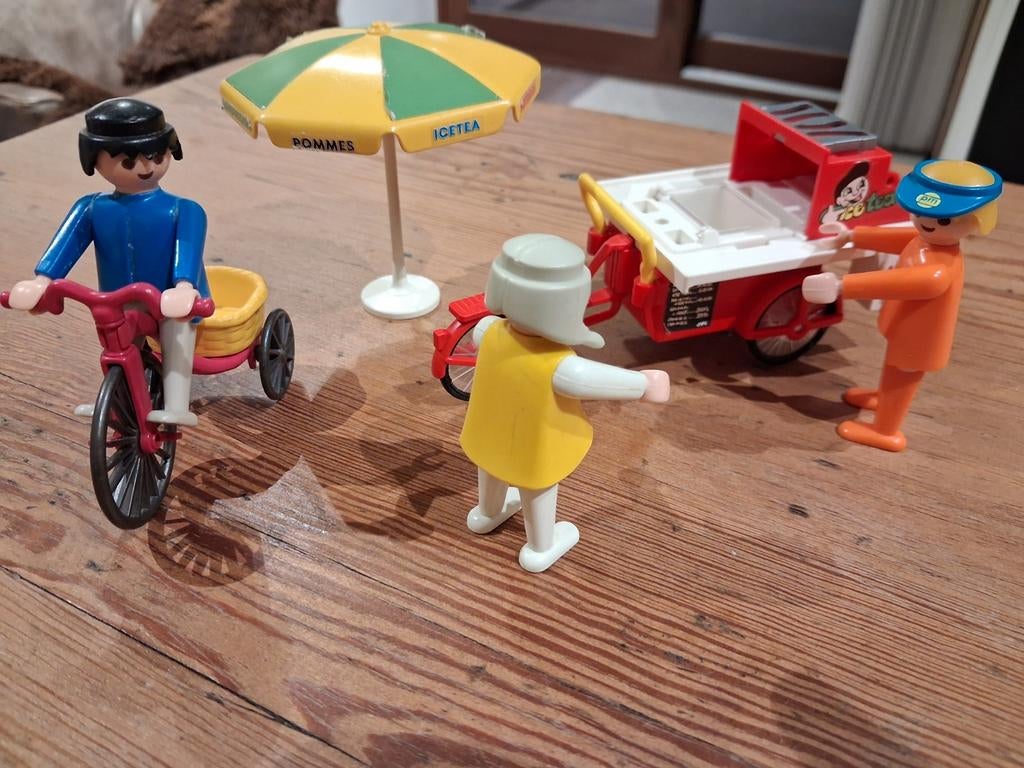 Hotdog stand en oude fiets, Ophalen of Verzenden