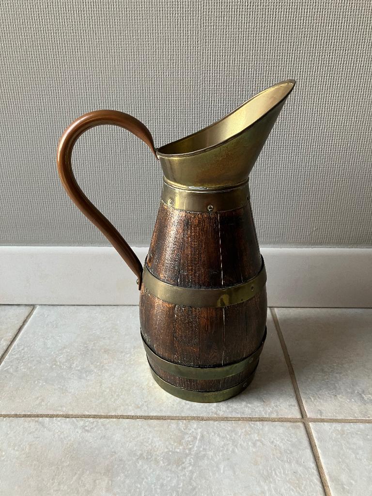 Houten wijnkan met koperen hoepels, Ophalen, Koper