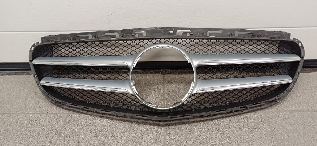 Calandre Mercedes Classe E AMG-Line, Enlèvement, Utilisé, Avant, Mercedes-Benz