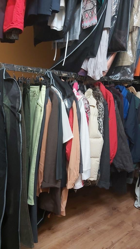 Vêtements brocante porte ouverte 3€ et par lot, Enlèvement, Comme neuf