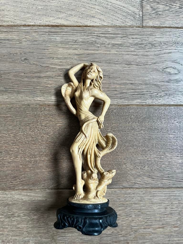 Statue femme au cobra en resine, Enlèvement ou Envoi, Comme neuf