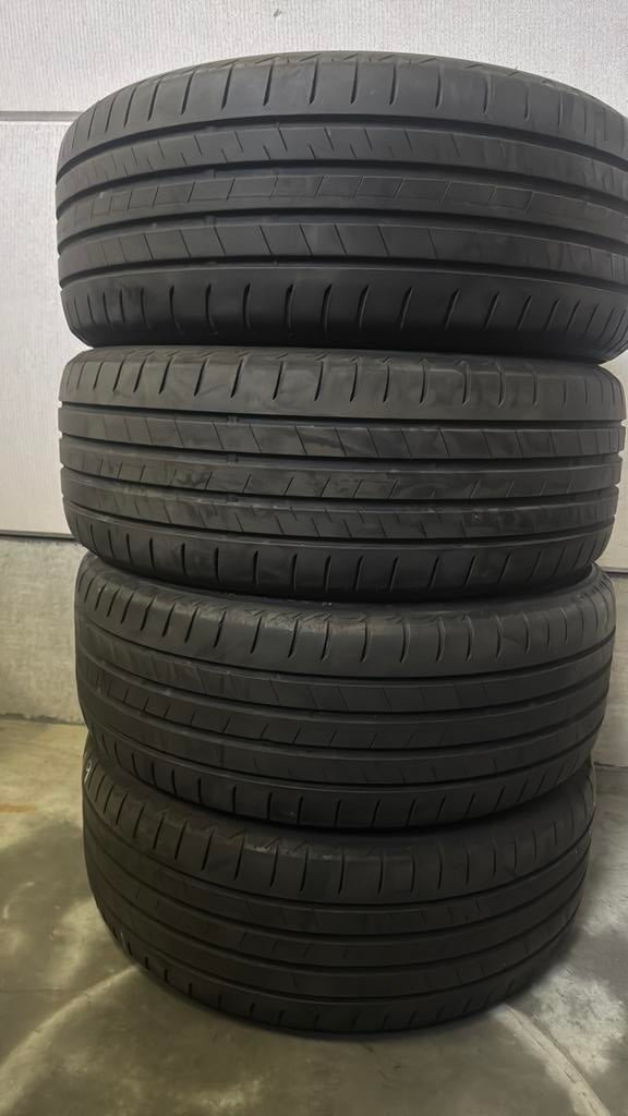 2455019  245/50/19  245/50R19 zomer merk Bridgestone, Ophalen