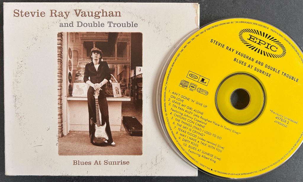 STEVIE RAY VAUGHAN - Blues at sunrise ( CD ), Verzenden, 1980 tot heden, Gebruikt, Blues