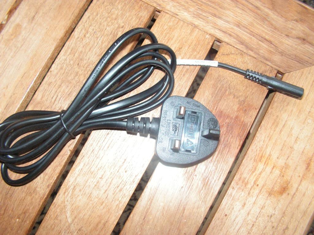 Câble d'alimentation pour ordinateur portable britannique., Informatique & Logiciels, Pc & Câble réseau, Neuf, Enlèvement ou Envoi