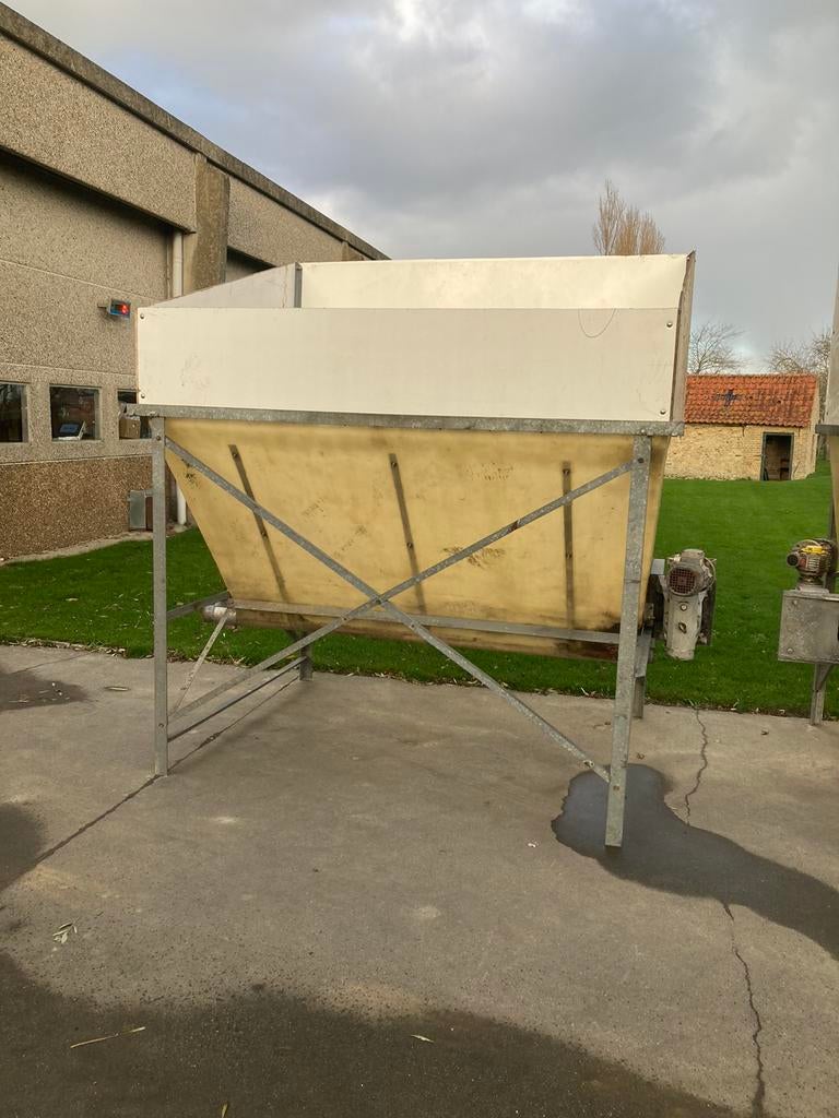 Wachtsilo/bunker/meelsilo, Zakelijke goederen, Ophalen