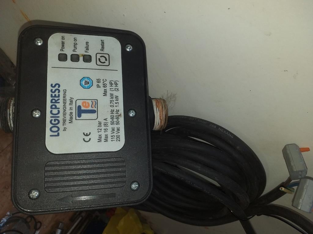 Flowswitch de pompe hydrophore logicpress, Bricolage & Construction, Enlèvement, Comme neuf