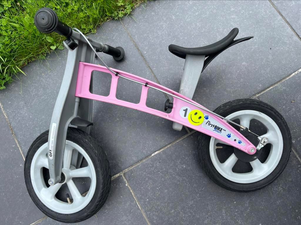Loopfiets FirstBike Street roze met rem, Ophalen, Zo goed als nieuw, Loopfiets